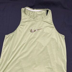Women’s workout tank top